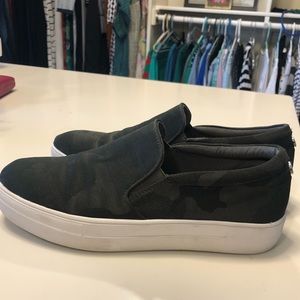 Gills camouflage slip ons